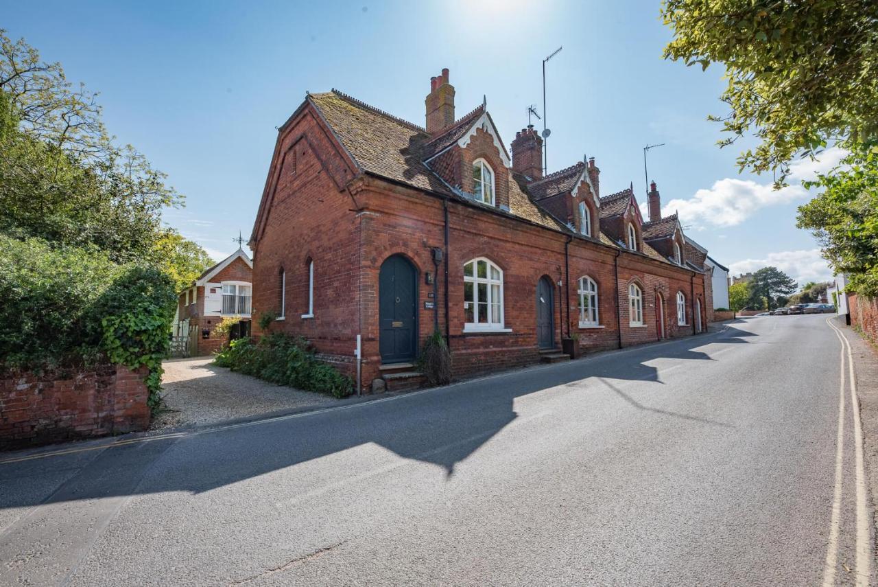 Margo's Cottage, Holiday home Orford