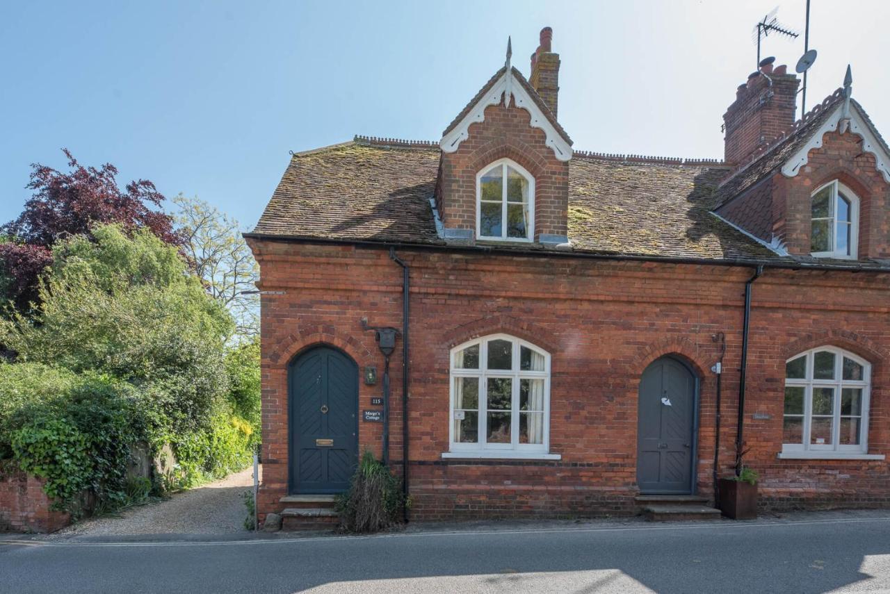 Margo's Cottage, Holiday home *